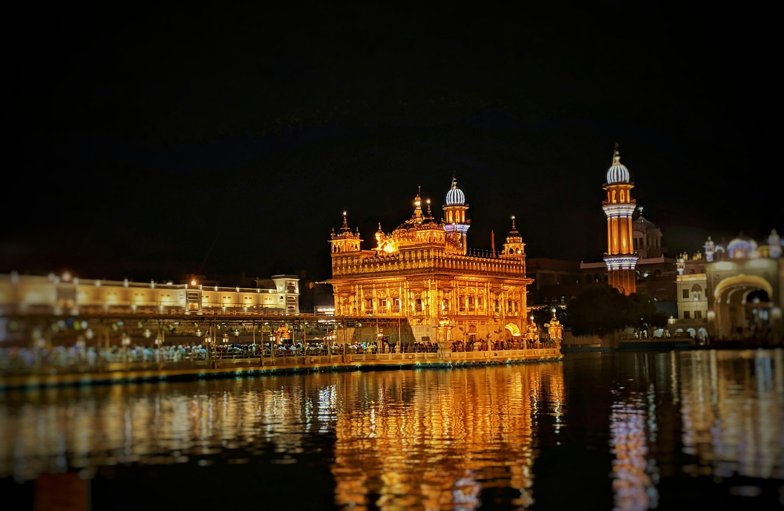 Delhi to Amritsar Taxi Service
