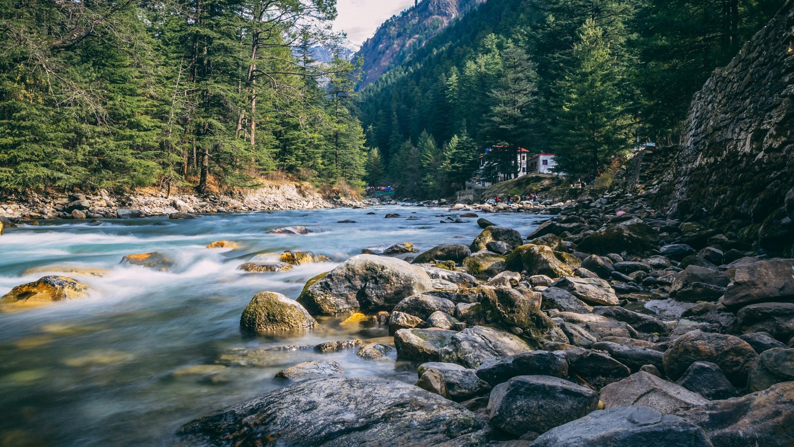 Delhi to Kasol Taxi Service