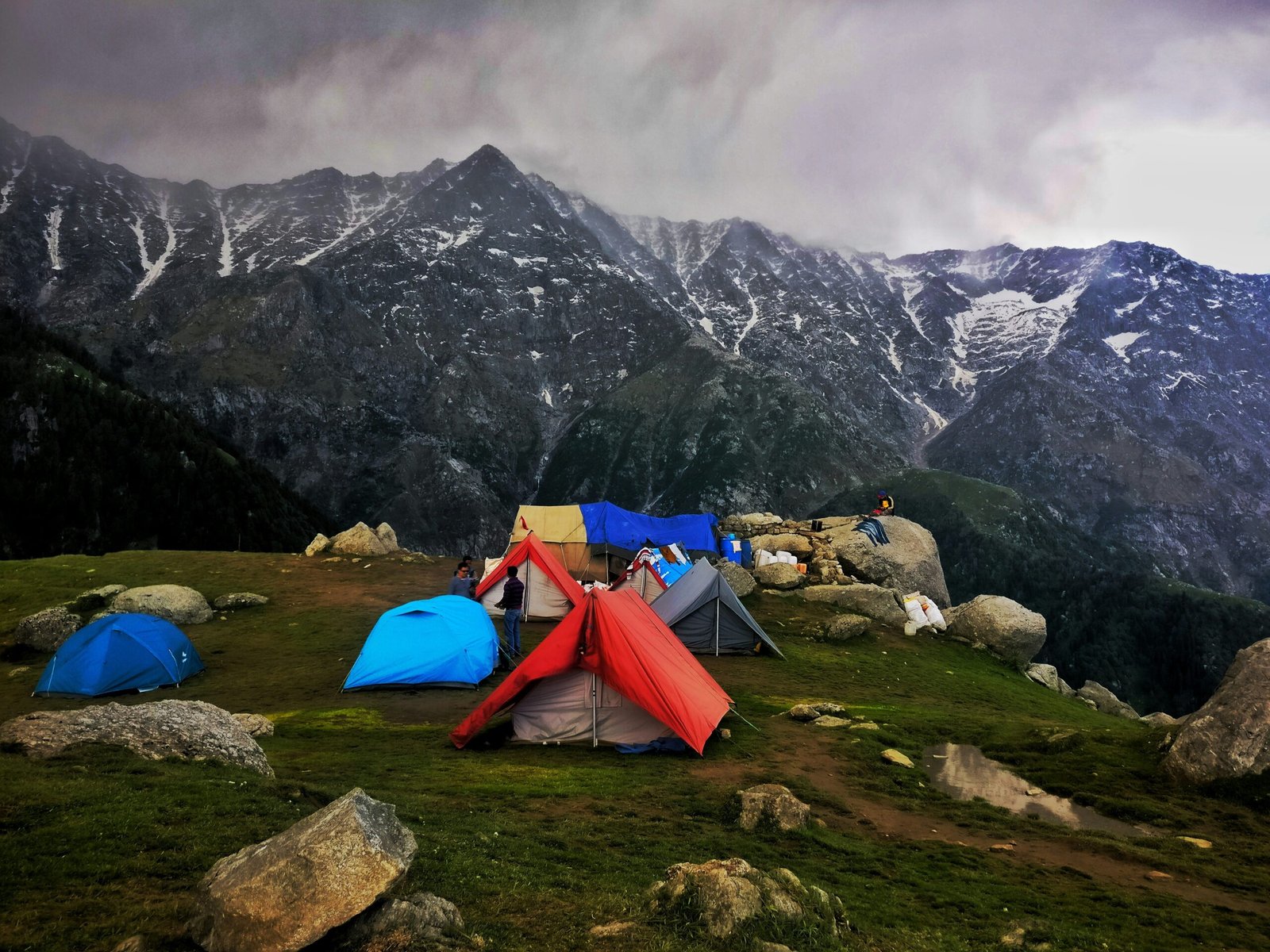 Delhi to Manali Taxi Service